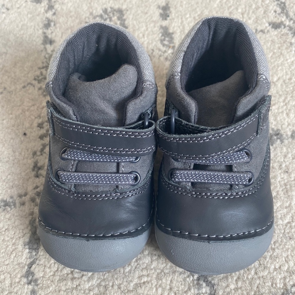 Stride Rite soft motion, size 4